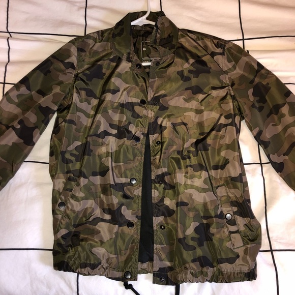 American Eagle Camp Windbreaker - Picture 3 of 4